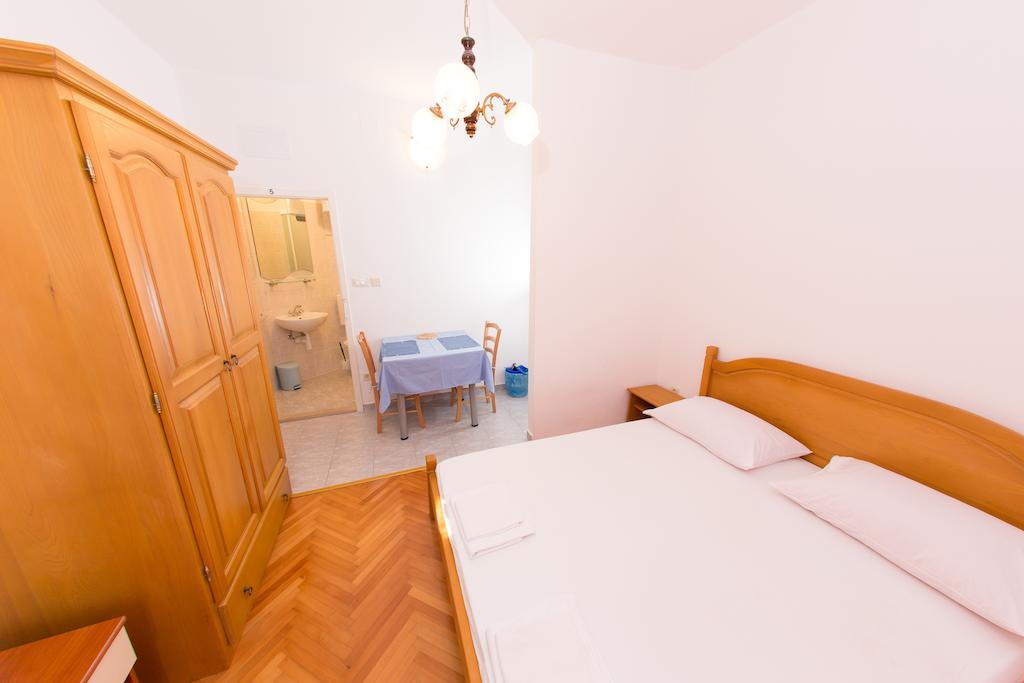 Apartments Ticinovic Omiš Zewnętrze zdjęcie